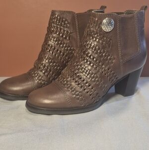 Brighton Leather Ankle Boots 7